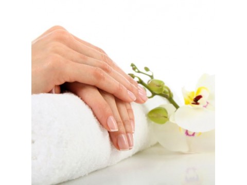 Higieninis aromatinis manikiūras be lakavimo, "OLD TOWN SPA" masažo ir grožio klinikoje Vilniuje